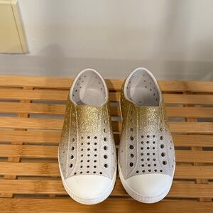 Native Jefferson Metallic Glitter, Size C11